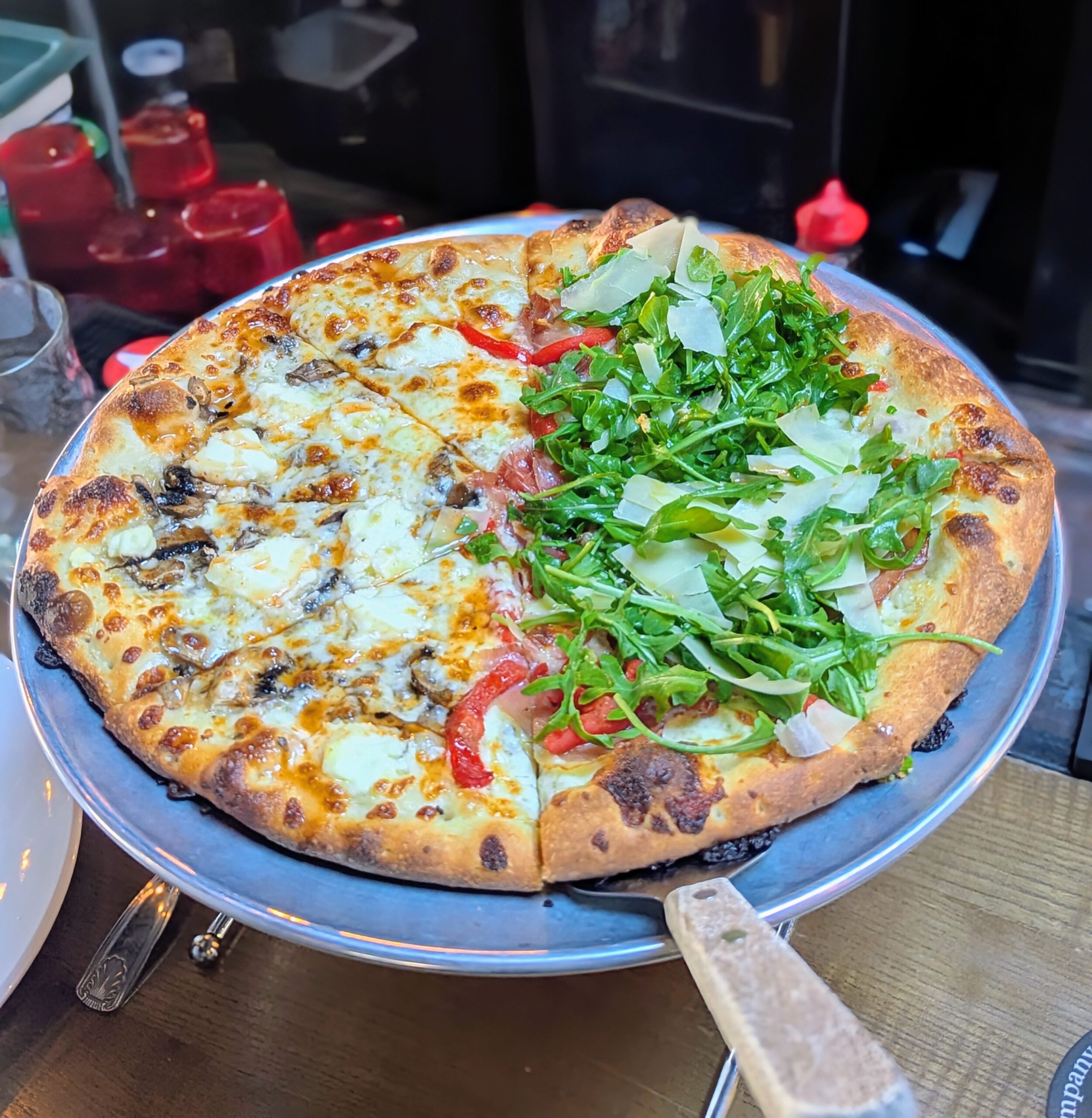 Mikey’s Public House Has a New Lease on Pizza